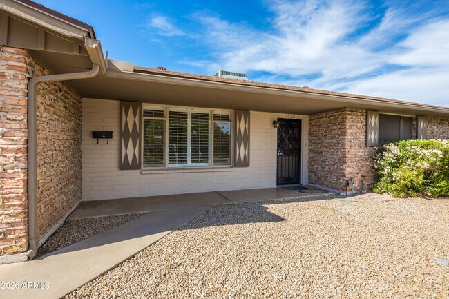 Foto del edificio - 8520 E Roma Ave