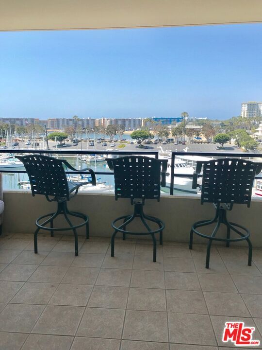 Foto del edificio - 4267 Marina City Dr