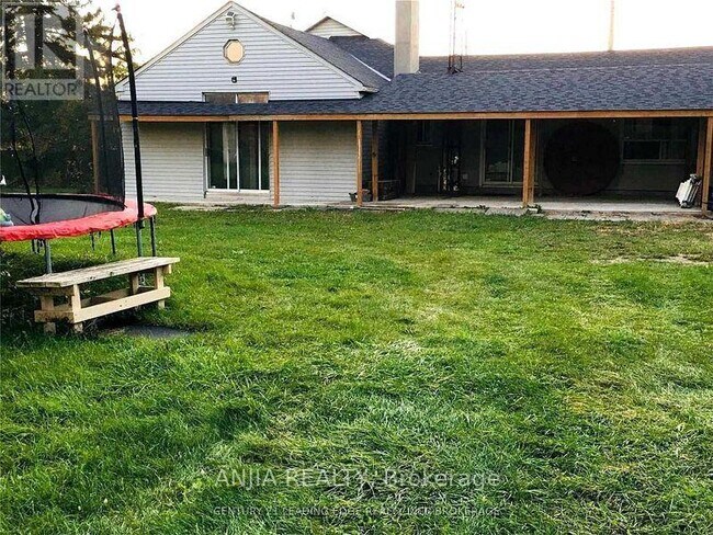 Photo du bâtiment - 10893 Kennedy Rd
