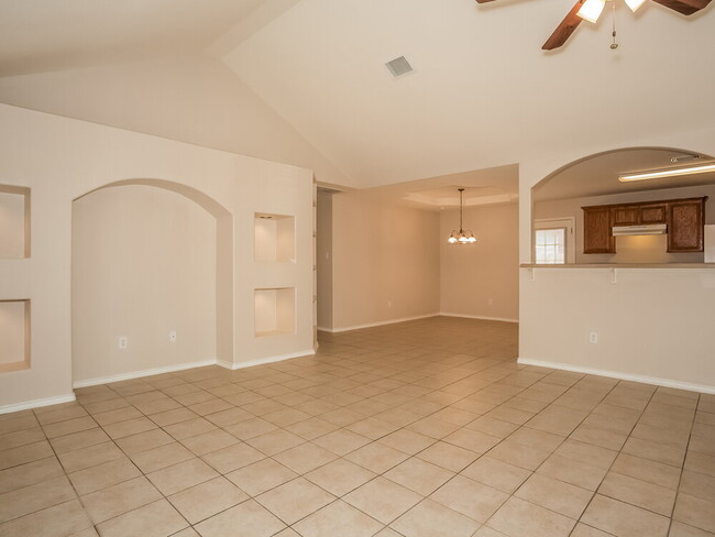 Foto del edificio - 18719 Reynolds Park Dr