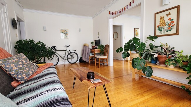 Foto del edificio - 1919 W Berteau Ave