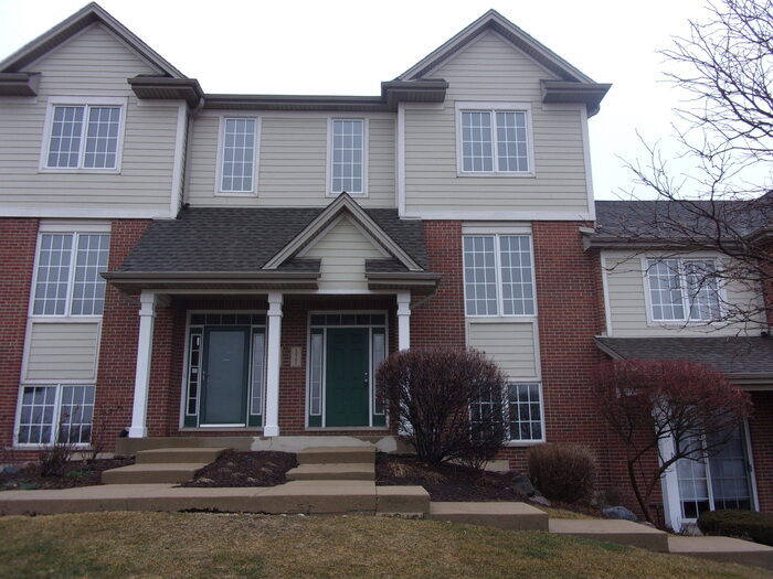 Great 2 bedroom 2.1 bath Townhome House for Rent in Orland Park, IL