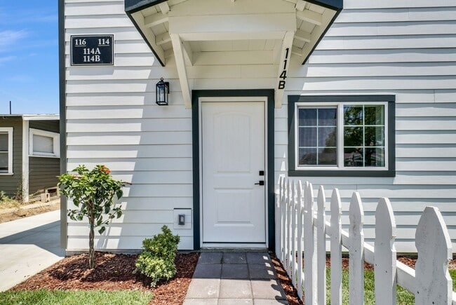 Building Photo - Beautiful Brand New 3 Bed, 2 Bath Downstairs ADU in the Heart of Downtown Fullerton