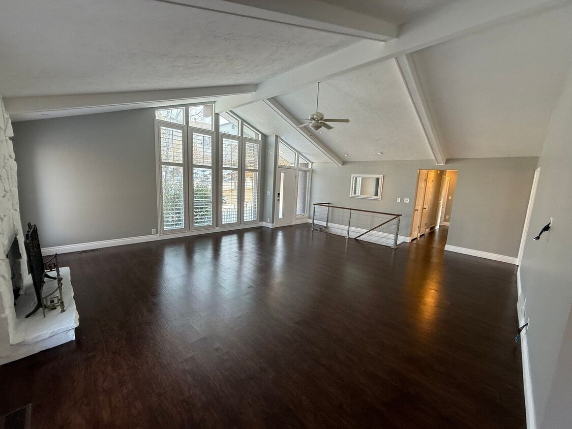 Remodeled 5 bedroom home near Bountiful ridge golf course - Remodeled 5 bedroom home near Bountiful ridge golf course