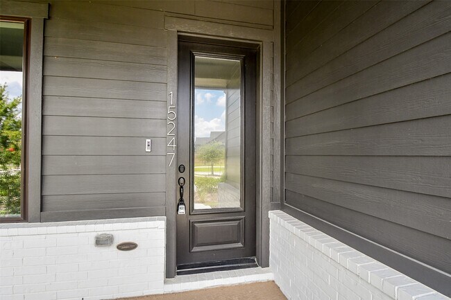 Building Photo - 15247 Parkland Canyon Dr