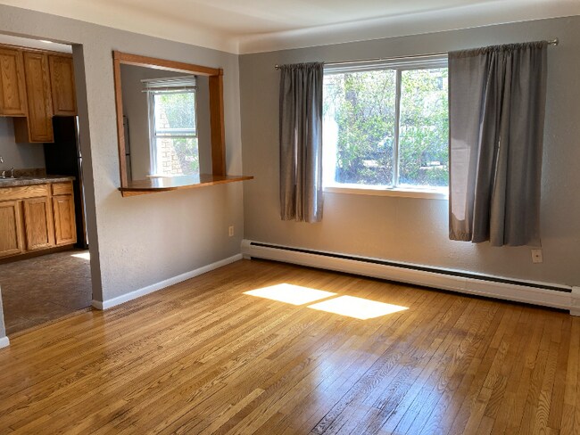 Building Photo - 656 Ashland Ave