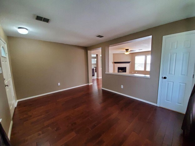 Foto del edificio - 2313 Emerald Ln