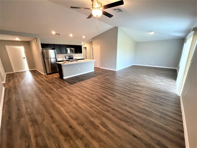 Building Photo - 21271 Gaylord Ave