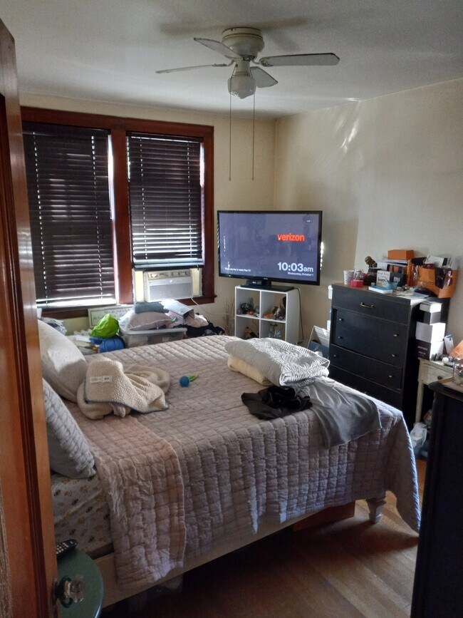 Foto del edificio - 180 Jerome Pl