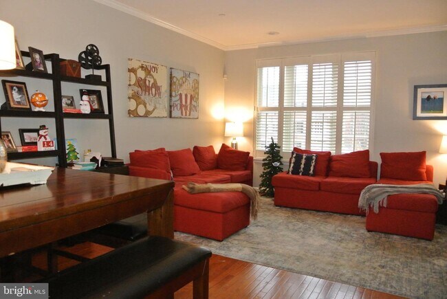 Building Photo - 111 Hearth Ct