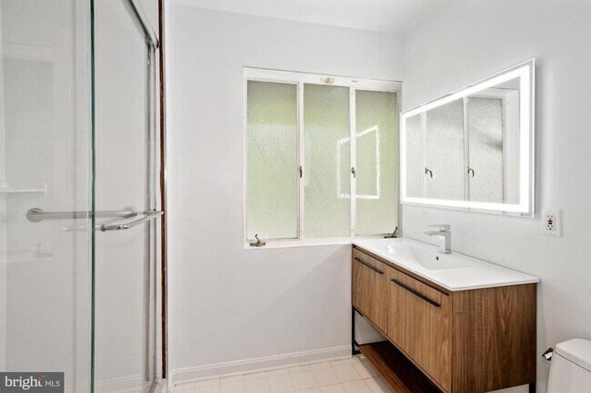 Foto del edificio - 6 Bay Tree Ln
