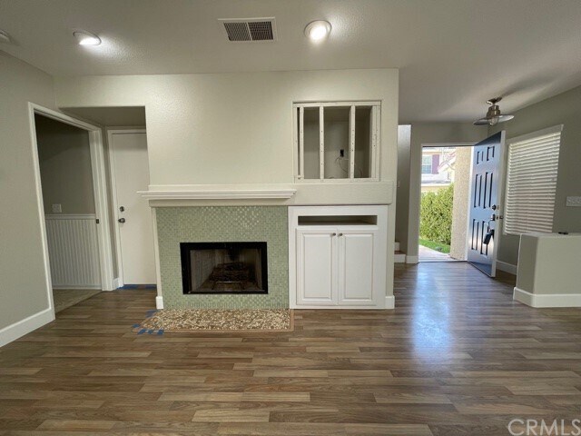 Building Photo - 5 Haley Ct