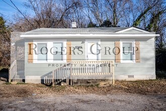 Building Photo - 719 John St