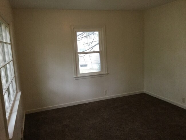 Building Photo - 4941 W Swords Cir