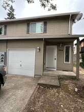 Building Photo - 994-994 Charter Pl NE