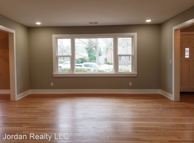 Building Photo - 3 br, 2.5 bath House - 1558 Dunnes Lane