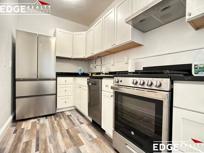 Foto del edificio - 120 Brainerd Rd