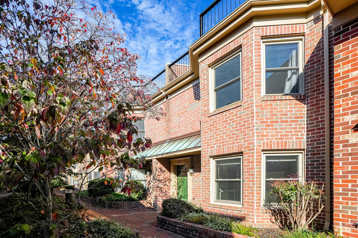 Foto principal - 635 N Tazewell Street