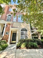 Building Photo - 12042 Trumbull Way