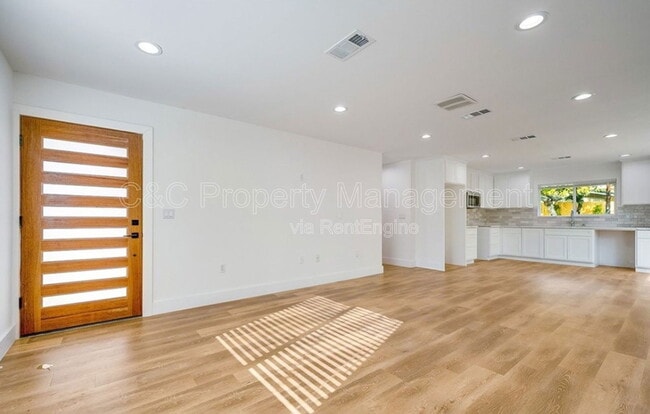 Foto del edificio - 17029 Janison Dr