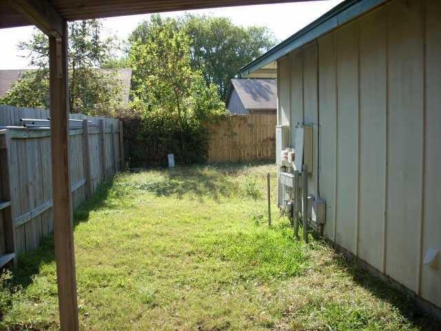 Building Photo - 8705 Piney Point Dr