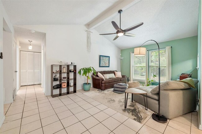 Foto del edificio - 2523 E Stassney Ln