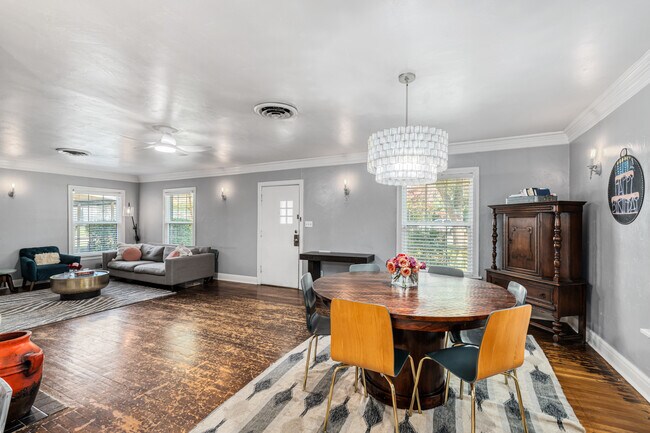 Building Photo - 4337 Lovell Ave