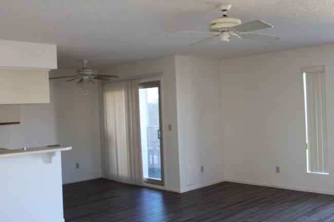 Building Photo - Moon Valley Townhouse at 7th and T-Bird!