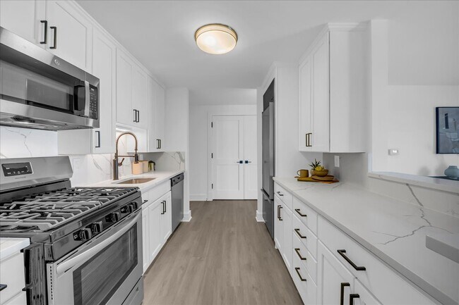 Foto del edificio - 411 S Old Woodward Ave