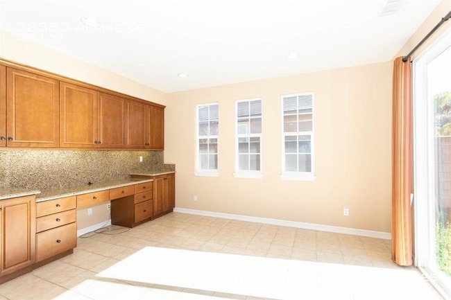 Building Photo - 32363 Alpine Ct