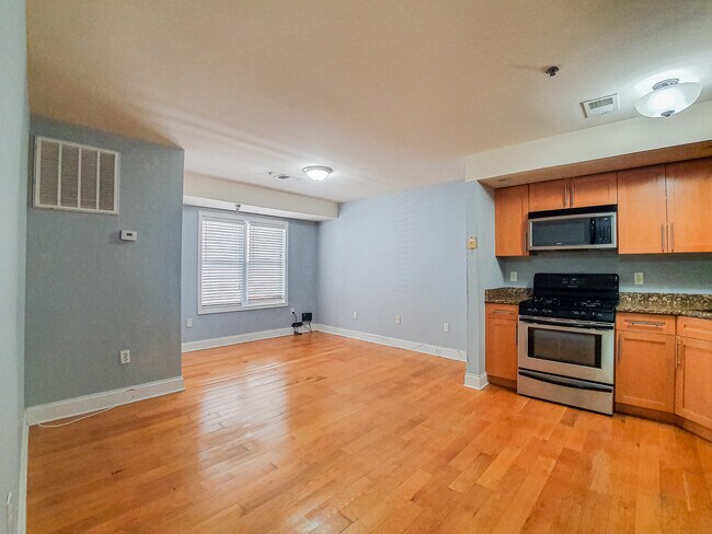 Building Photo - 320 62nd St
