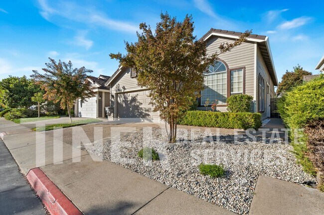 Building Photo - Charming Granite Bay Retreat