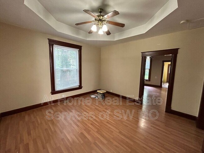 Foto del edificio - 818 W Monroe Terrace