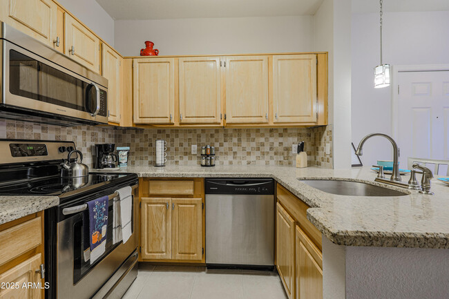 Foto del edificio - 14950 W Mountain View Blvd