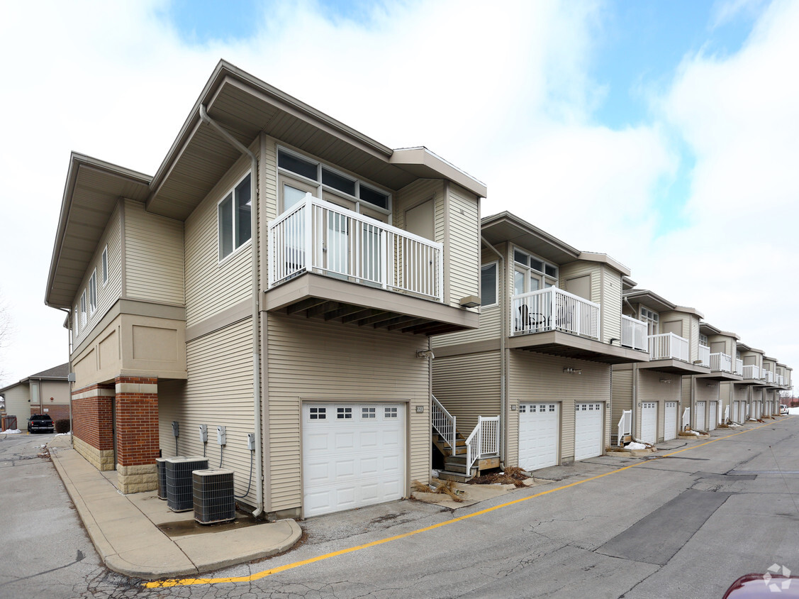 Primary Photo - Somerfield Village Center Apartments