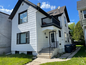 Building Photo - 728 Superior Ave