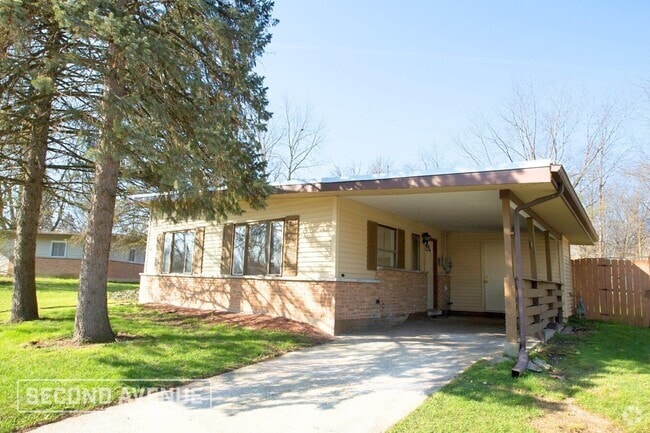 Building Photo - 490 Shabbona Dr