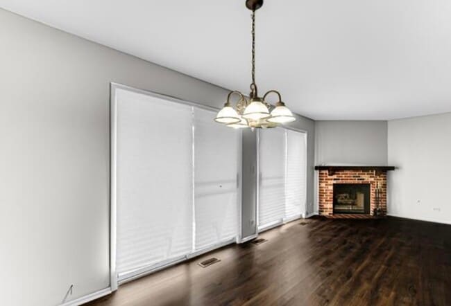 Foto del edificio - 609 Hanover Ct