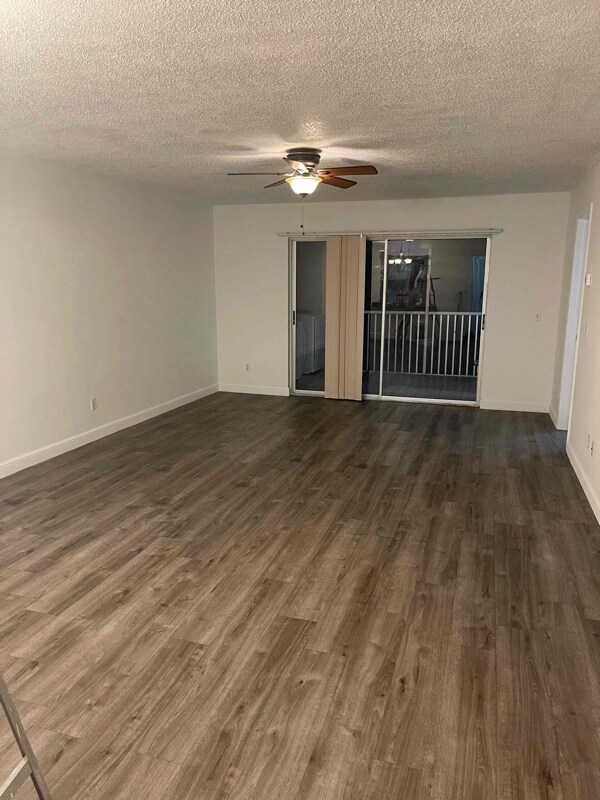 Building Photo - 5651 Rattlesnake Hammock Rd