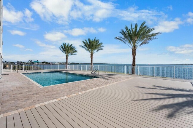 Foto del edificio - 1375 Beach Rd