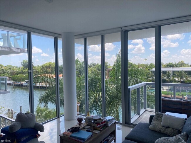 Building Photo - 2 br, 2 bath Condo - 9940 W Bay Harbor Dr ...