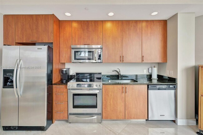 Foto del edificio - 315 NE 3rd Ave