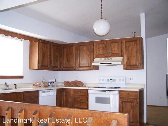 Building Photo - 4 br, 4 bath House - 2205 Parliament Drive