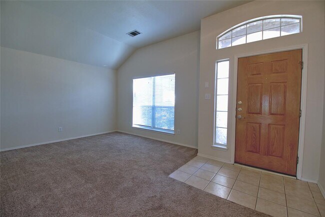 Building Photo - 123 Aguilar Dr