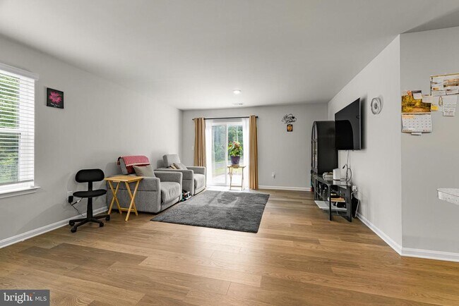 Foto del edificio - 459 Currant Cir