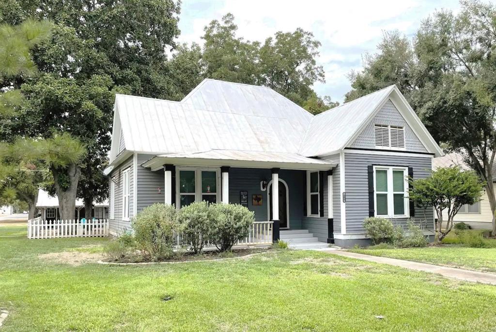 Primary Photo - 401 Mills St