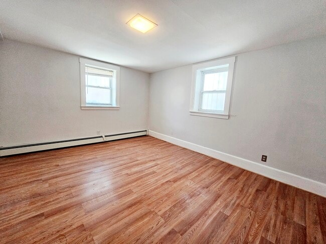 Building Photo - 317 Saint Paul St