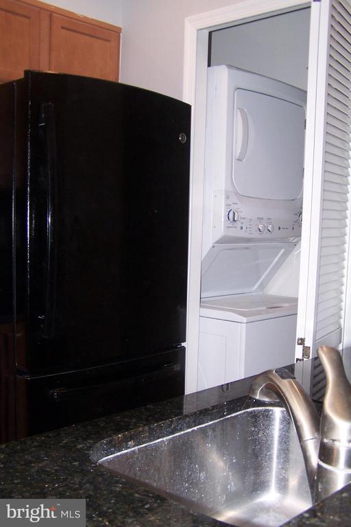 Foto del edificio - 1029 N Stuart St