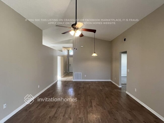 Foto del edificio - 1113 Winding Water Way