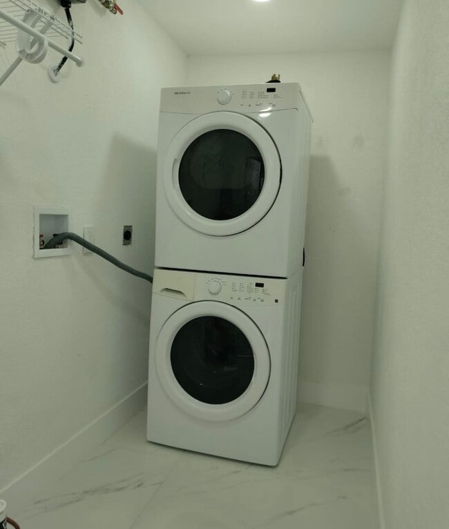 Foto del edificio - 1062 NW 25th St